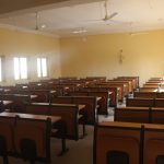 Aula universitaria preparada para una clase de arquitectura